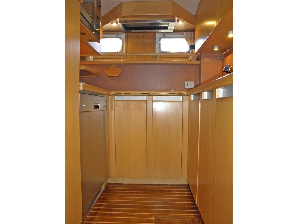 Aft cabin, Accommodation